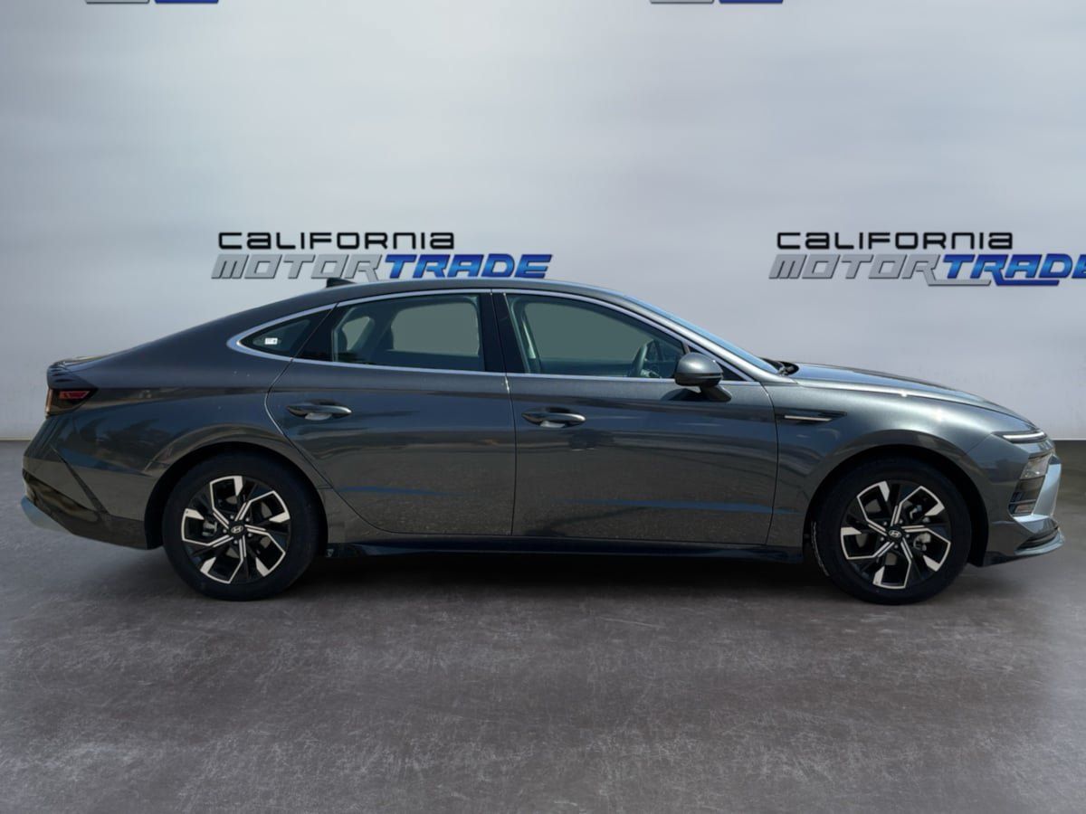 Used 2024 Hyundai Sonata SEL FWD image 4