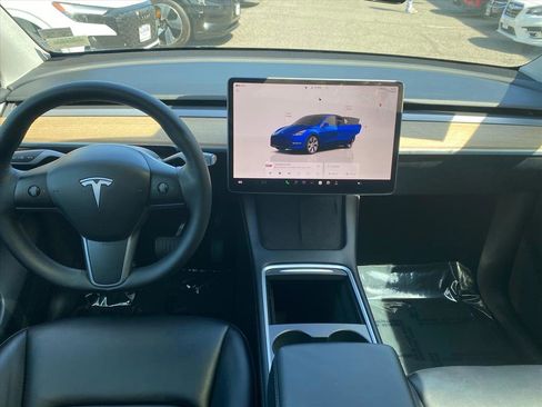 Used 2023 Tesla Model Y Long Range image 10
