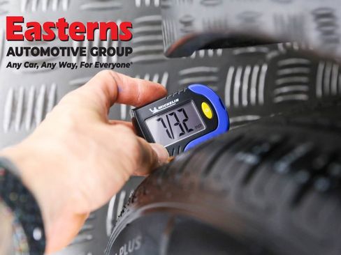 Used 2018 Lexus ES 350 w/ Luxury Package w/Wood Trim image 33