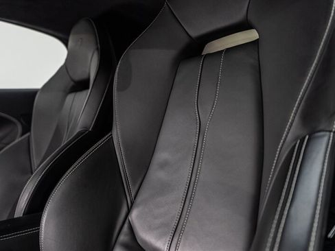 Used 2019 McLaren 570S Coupe RWD image 25