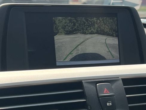 Used 2018 BMW 320i xDrive Sedan w/ Convenience Package AWD/4WD image 26
