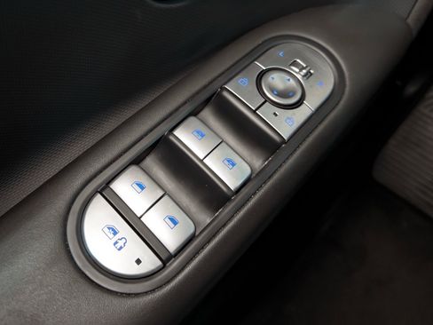 Used 2024 Hyundai Ioniq 5 SEL AWD/4WD image 8