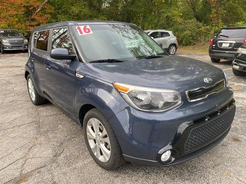 Used 2016 Kia Soul + FWD image 5