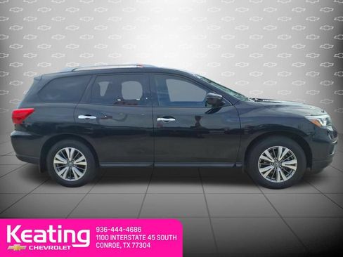 Used 2018 Nissan Pathfinder SV FWD image 4