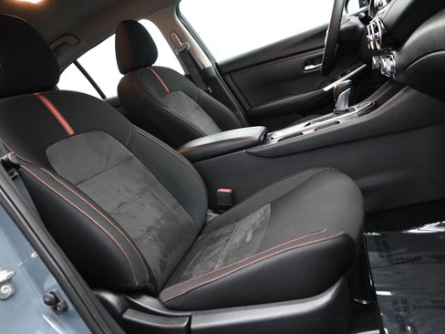 Used 2025 Nissan Sentra SR image 13