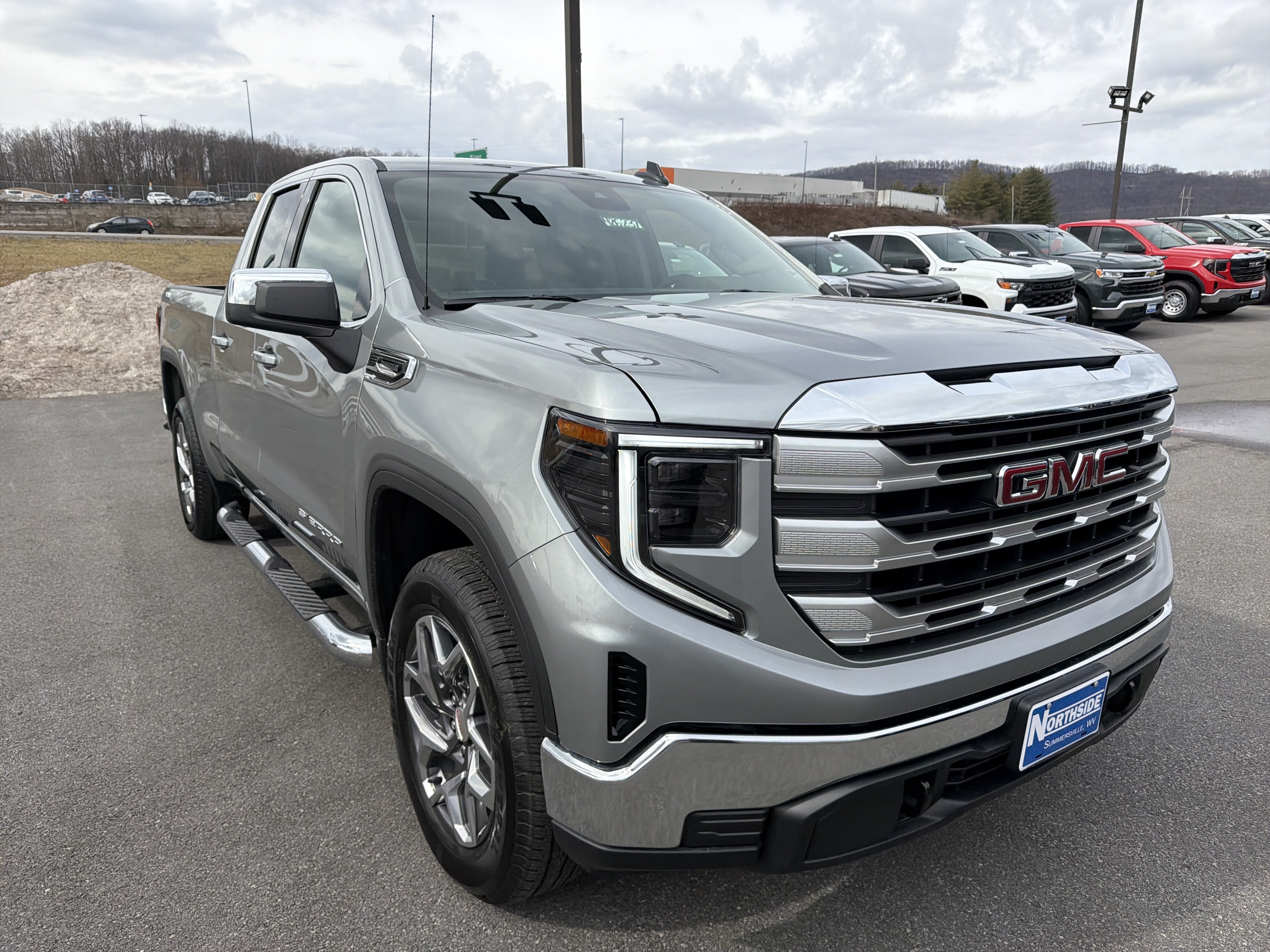 New 2026 GMC Sierra 1500 SLE AWD/4WD image 3