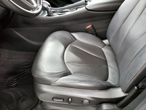 Used 2018 Buick Envision Essence image 13