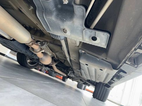 Used 2014 Toyota Sienna SE FWD image 34