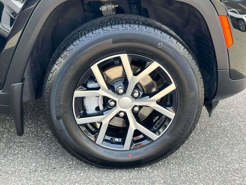 Used 2025 Jeep Grand Cherokee Limited w/ MOPAR Finishing Package image 7