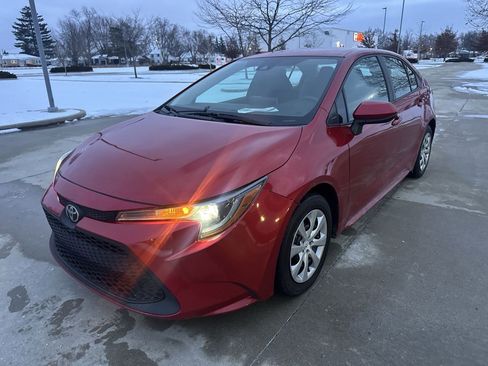 Used 2021 Toyota Corolla LE image 30