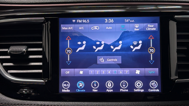 Used 2020 Chrysler Pacifica Limited FWD image 18