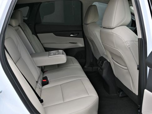 Used 2025 Nissan Murano SV FWD image 22