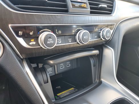 Used 2021 Honda Accord Touring image 29