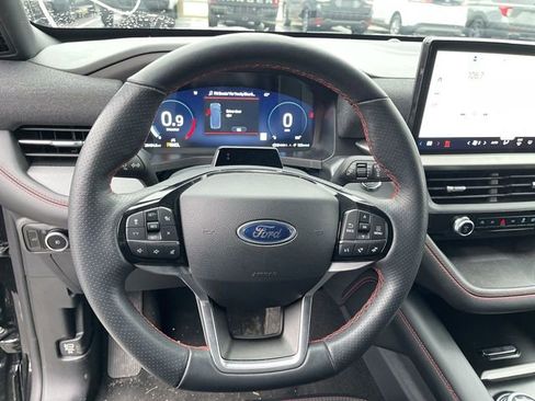 Used 2025 Ford Explorer ST-Line w/ ST-Line Street Pack image 16