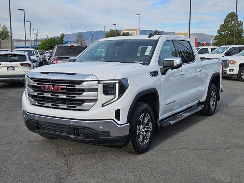 Used 2024 GMC Sierra 1500 SLE w/ Preferred Package AWD/4WD image 11