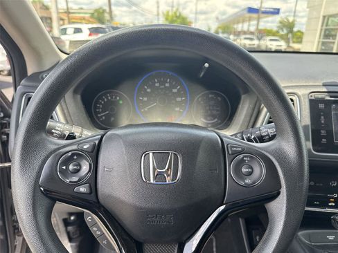 Used 2018 Honda HR-V EX image 19