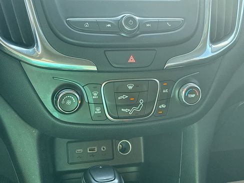 Used 2021 Chevrolet Equinox LT FWD image 17