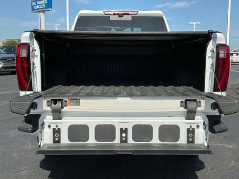 Used 2025 GMC Sierra 2500 Denali w/ Denali Reserve Package AWD/4WD image 11