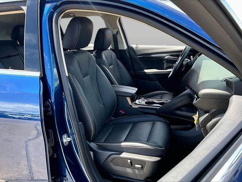 Used 2023 Buick Envision Essence AWD/4WD image 9