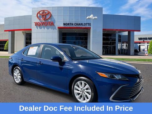 Used 2023 Toyota Camry LE w/ Convenience Package FWD image 1