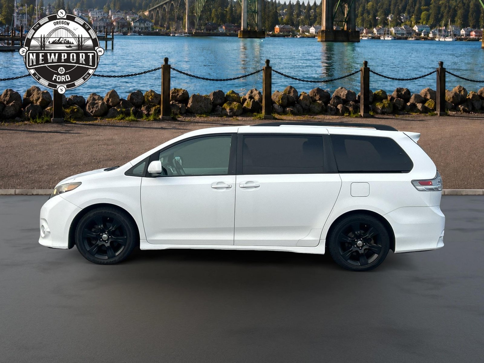 Used 2011 Toyota Sienna SE w/ Preferred Pkg FWD image 5