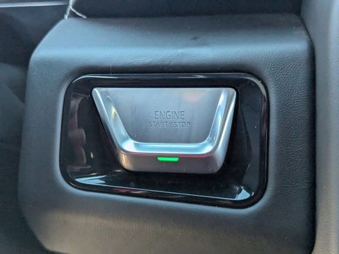 Used 2025 GMC Yukon AT4 Ultimate image 31