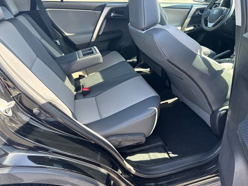 Used 2015 Toyota RAV4 Limited image 15