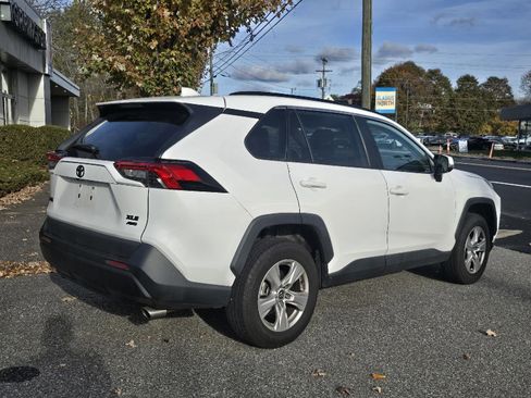 Used 2020 Toyota RAV4 XLE image 3