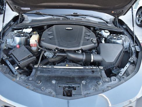 Used 2020 Chevrolet Camaro LT image 15
