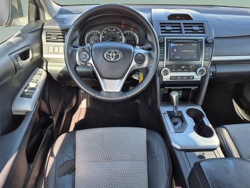 Used 2014 Toyota Camry SE FWD image 13