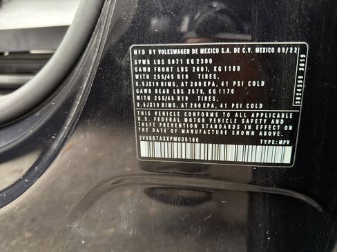 Used 2023 Volkswagen Tiguan SE R-Line image 26