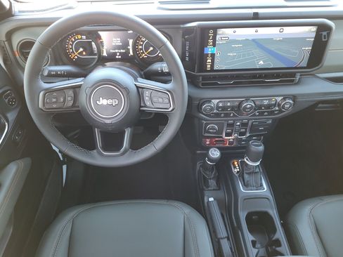 New 2025 Jeep Gladiator Mojave image 26