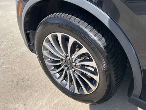 Used 2020 Lincoln Aviator Reserve w/ Equipment Group 201A image 4