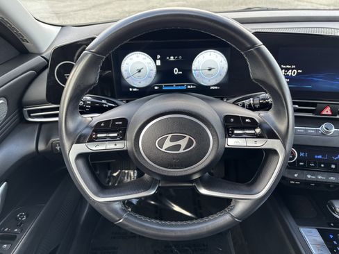 Used 2024 Hyundai Elantra Limited image 13