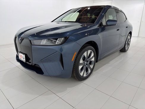 Used 2026 BMW iX xDrive45 image 1
