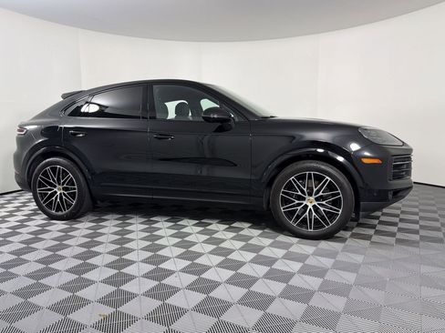 Certified 2024 Porsche Cayenne Coupe AWD/4WD image 8