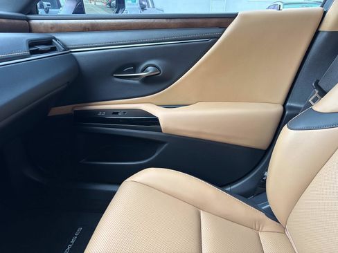 Used 2025 Lexus ES 350 w/ Premium Package FWD image 22