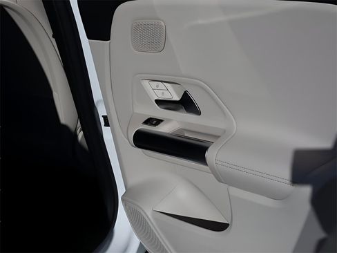 New 2026 Mercedes-Benz GLA 250 4MATIC image 17