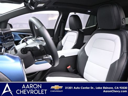 New 2025 Chevrolet Equinox EV LT image 7
