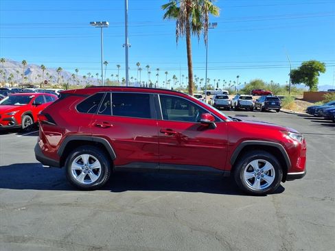 Used 2019 Toyota RAV4 XLE image 8