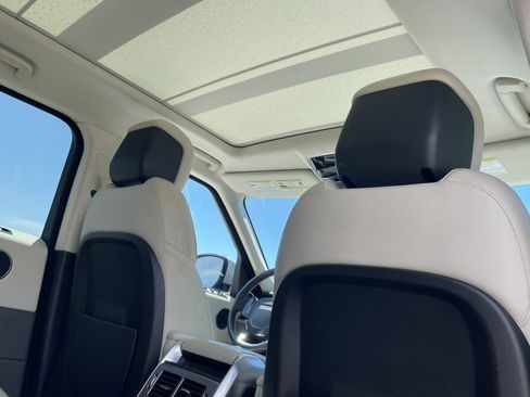 Used 2019 Land Rover Range Rover Sport HSE image 13