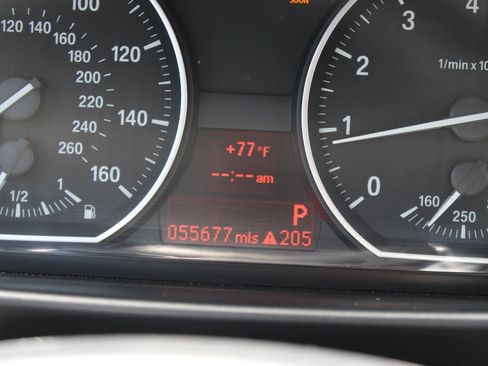 Used 2013 BMW 135i Convertible RWD image 10