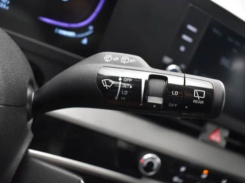 Used 2025 Kia Sportage LX image 26