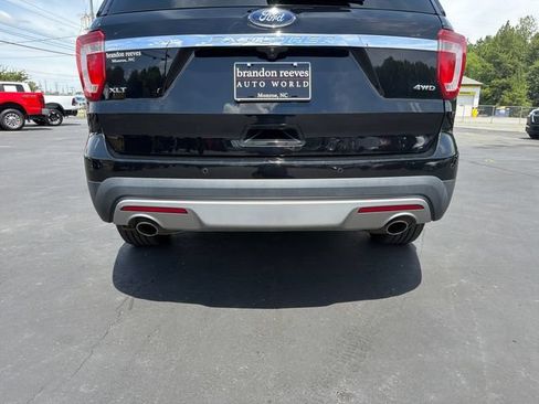 Used 2017 Ford Explorer XLT w/ Equipment Group 202A AWD/4WD image 27