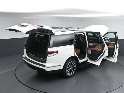 Certified 2023 Lincoln Navigator Reserve AWD/4WD image 61