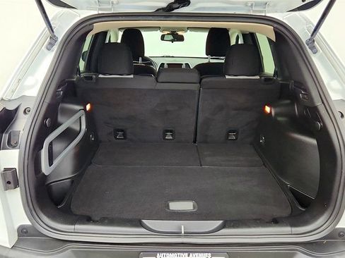 Used 2014 Jeep Cherokee Latitude AWD/4WD image 23