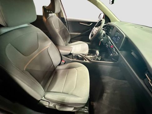 Used 2025 Kia Niro LX FWD image 26