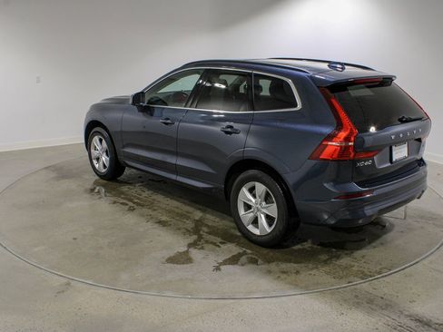 Used 2022 Volvo XC60 B5 Momentum image 3