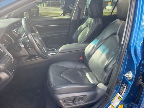 Used 2018 Toyota Camry XSE image 15