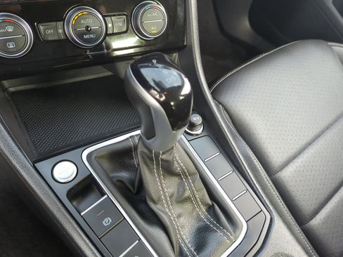 Certified 2024 Volkswagen Jetta SE image 15